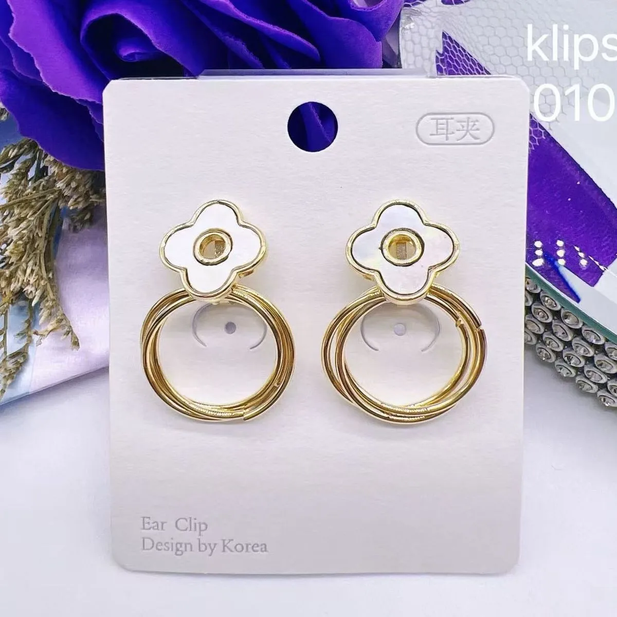 Kolczyki damskie Ear Clip kwiatowe złote białe