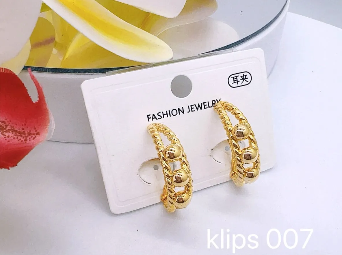 Kolczyki damskie klipsy złote beaded FASHION JEWELRY