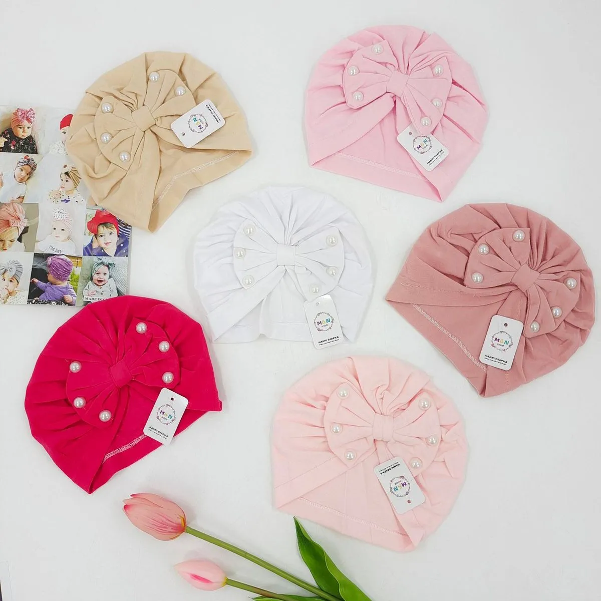 Czapki dziecięce turban z perłami i kokardą 7 szt