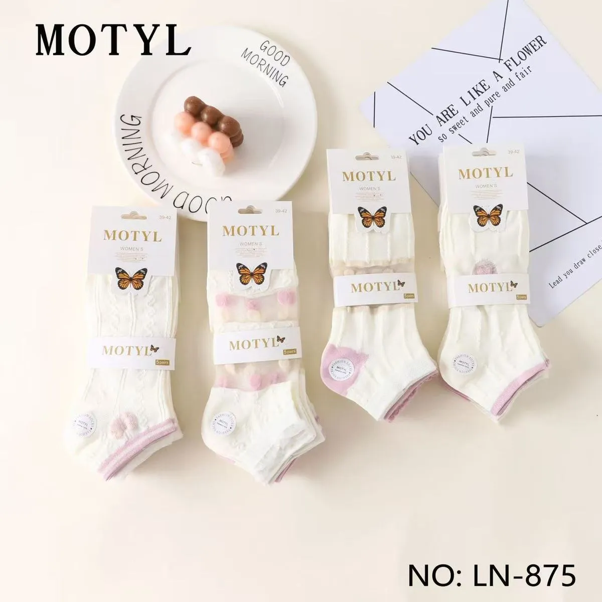 Skarpetki damskie Motyle kremowe z motylkami L-N875