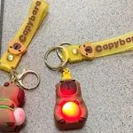 Brelok do Kluczy Kapibara z Podświetleniem LED i Paskiem