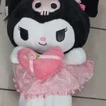 Maskotka Pluszowa Kuromi 45cm z Sercem w Różowej Sukience