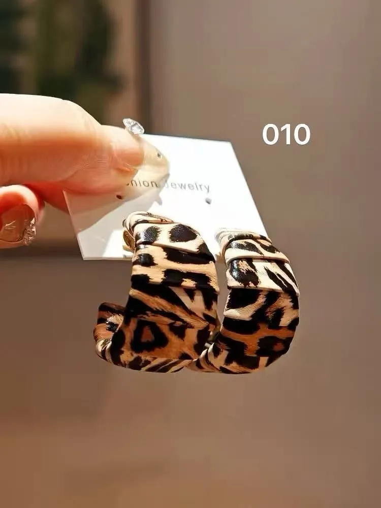 Kolczyki damskie hoops leopard wzór
