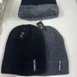 Czapki damskie beanie F-506 szare/czarne z futerkiem