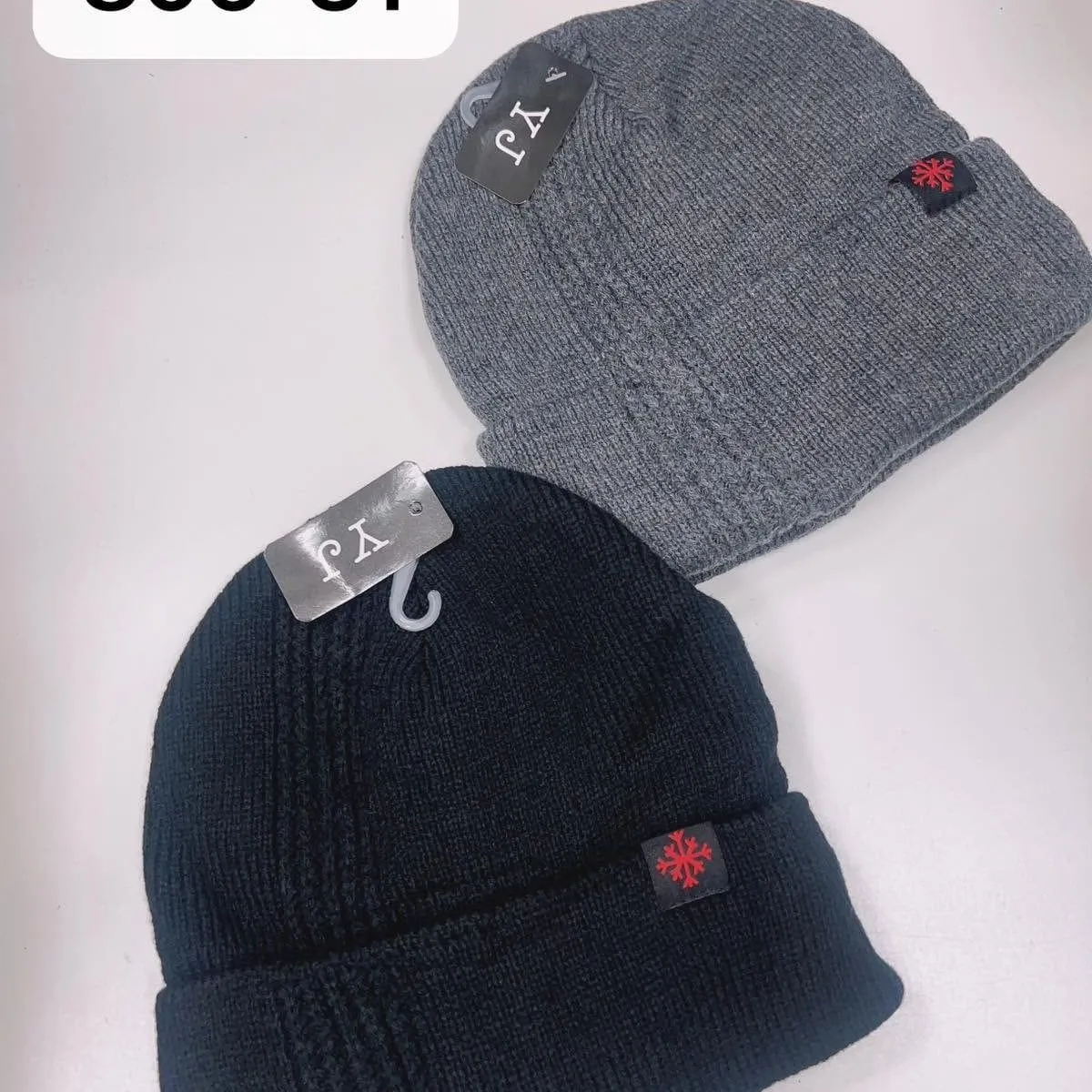 Czapki damskie beanie szare i granatowe