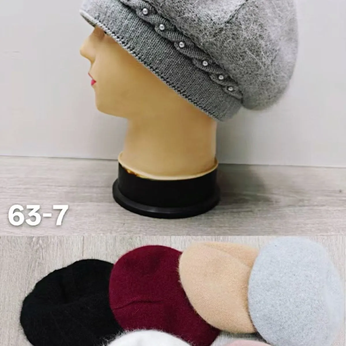Czapki damskie beanie z perełkami, mix kolorów