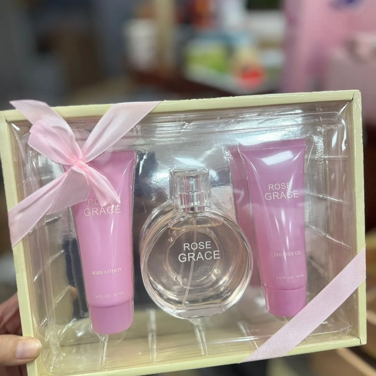 Zestaw Rose Grace: perfumy + 2 kremy do rąk
