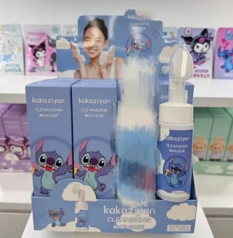 Purpurowa Pianka Oczyszczająca Kakaziyan Stitch 150ml ze Szczoteczką