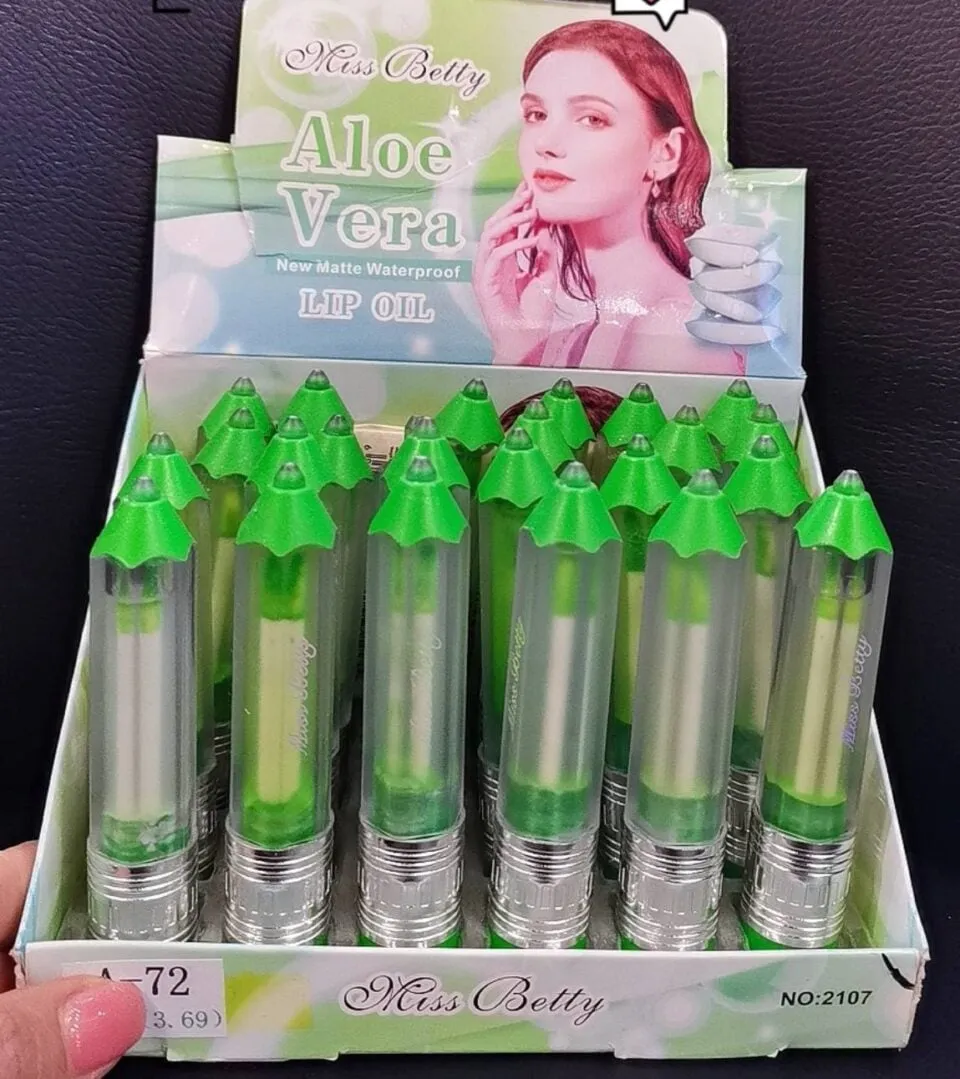 Olejek do ust Lip Oil Aloe Vera Miss Betty kształt kredki 24 szt.