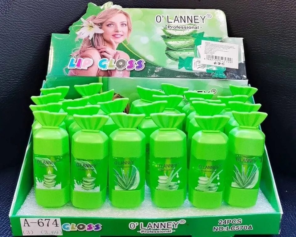 Błyszczyk Lip Gloss Aloe Vera O'LANNEY 24 szt. zielone