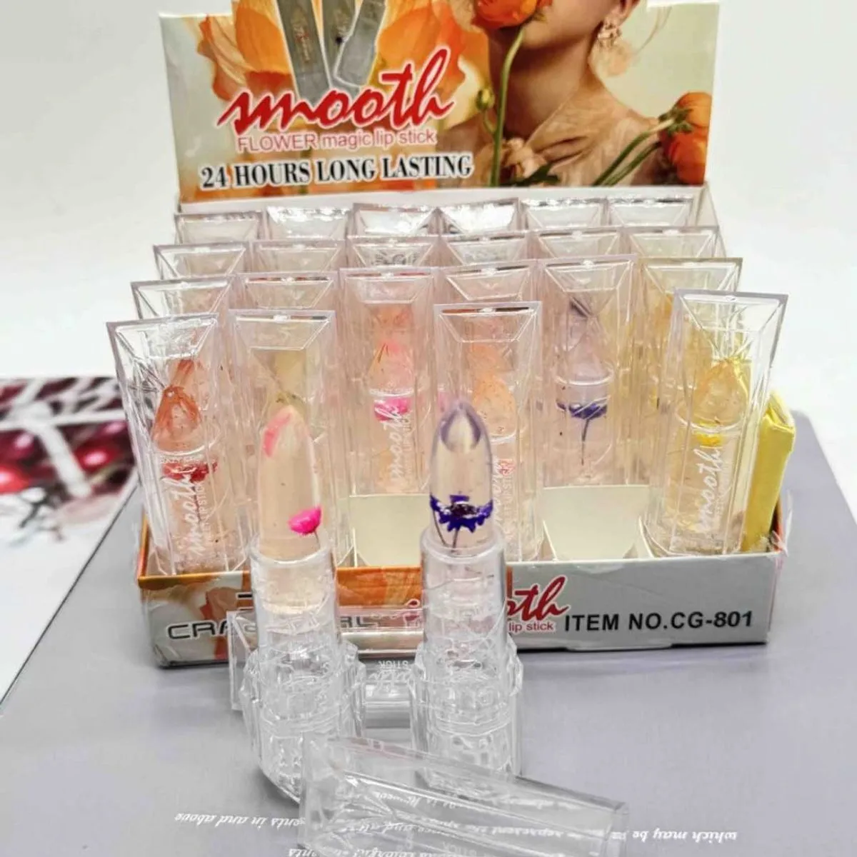 Szminka Smooth Flower Lipstick z kwiatem 24h trwałości 24szt