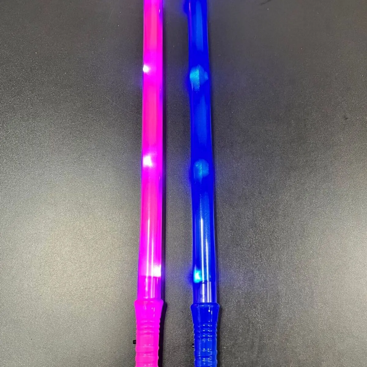 Pałka Świecąca 48cm Różowa i Niebieska z Uchwytem