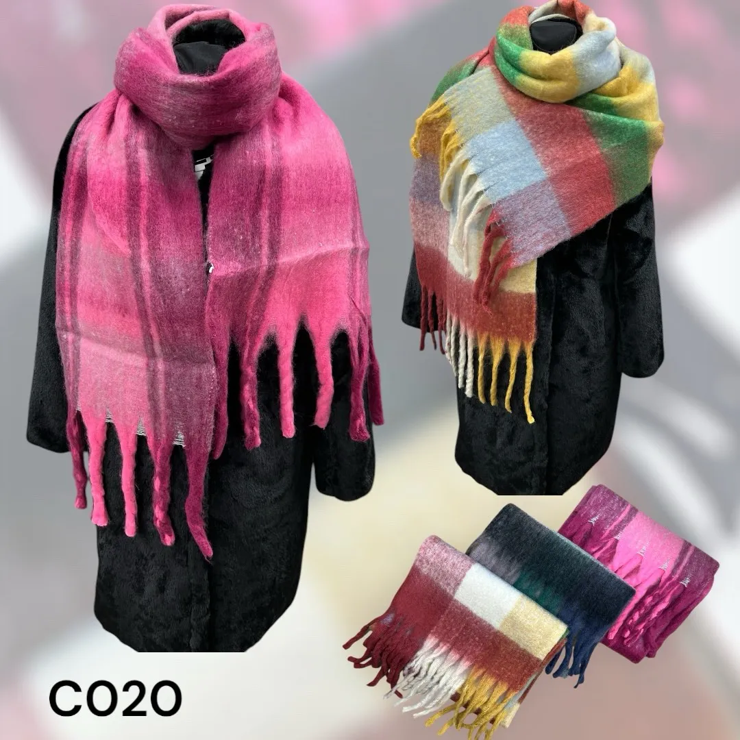 Szaliki damskie z frędzlami C020, mix kolorów
