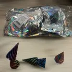Figurki 3D Spiralne Fidget Opalizujące 12szt