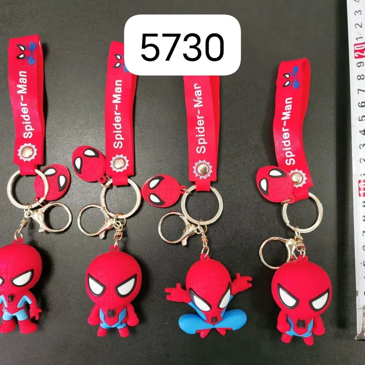 Brelok do Kluczy Spider Man Gumowy 3D z Paskiem 24 szt.