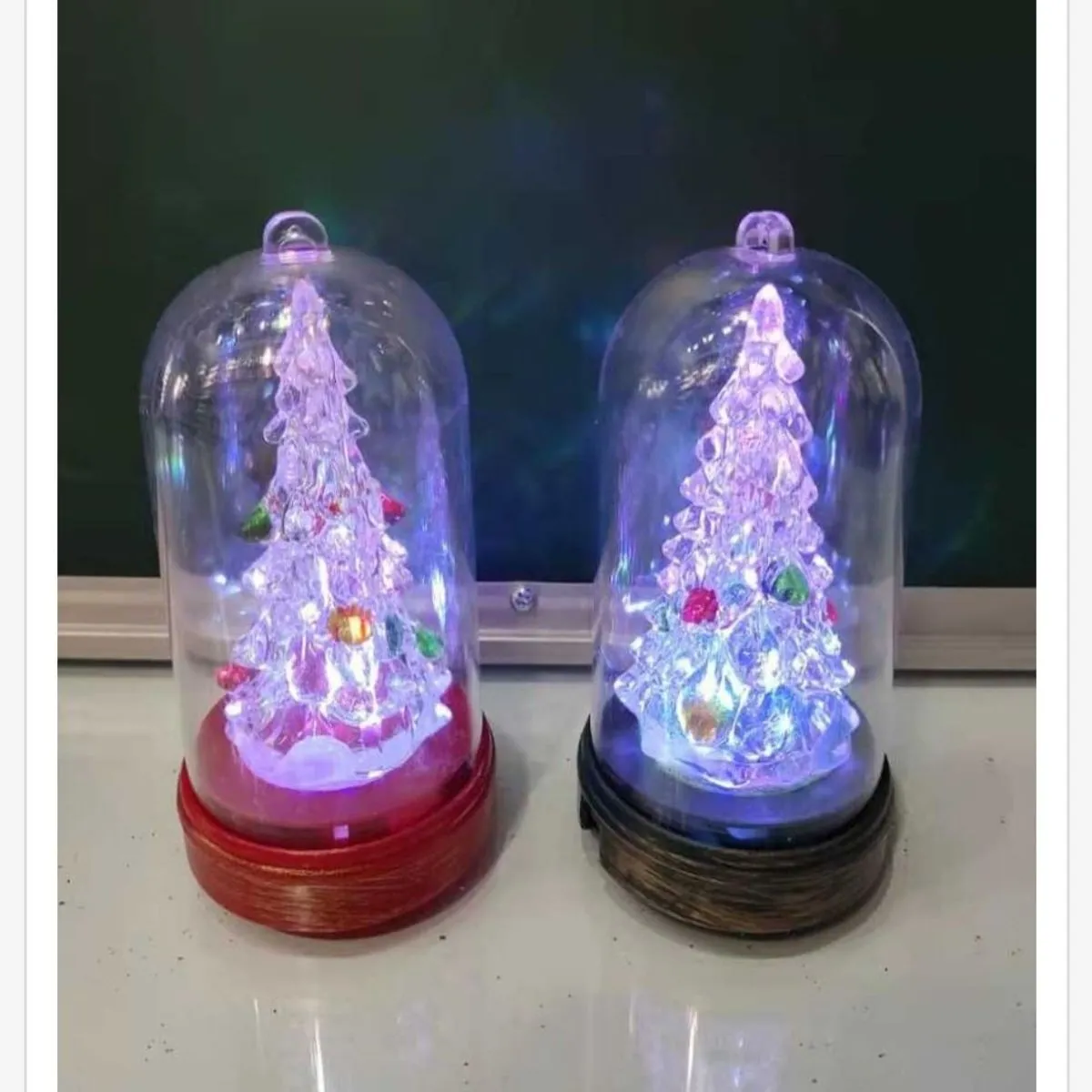Lampka LED Świąteczny Drzewko pod Kloszem