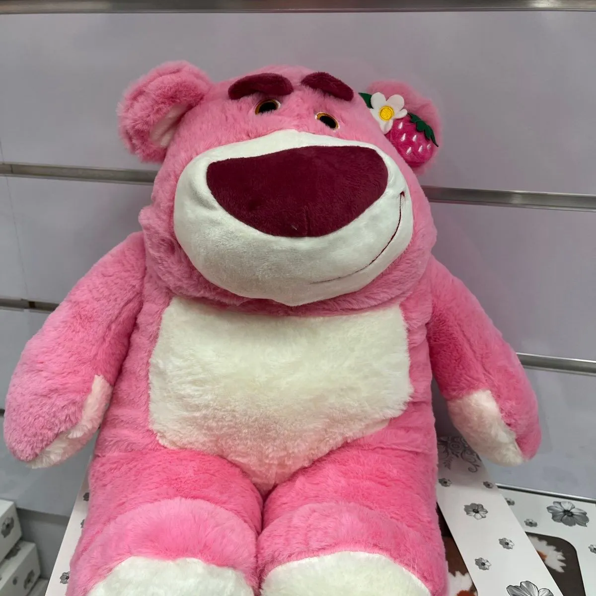 Maskotka Buzz Astral z Kocykem Różowa