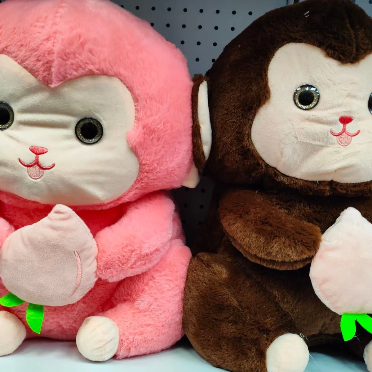 Maskotka małpka z kocykiem różowa i brązowa