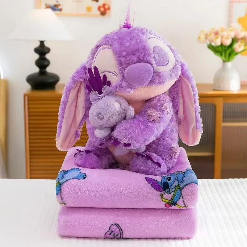 Maskotka Stitch z kocykiem fioletowa