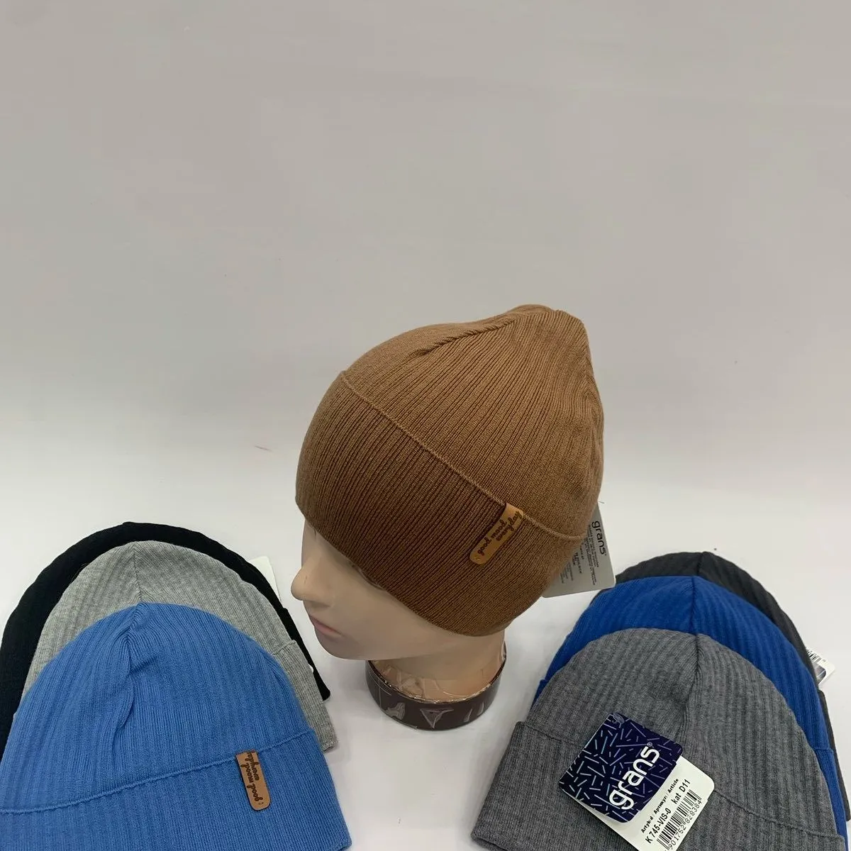 Czapki dziecięce beanie 4-6 lat, melanżowe, 12 szt/opak.