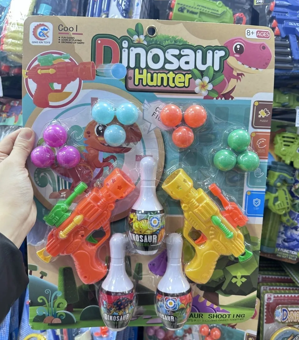 Dinosaur Hunter zestaw: 2 pistolety na kulki i kręgle + 12 kulek
