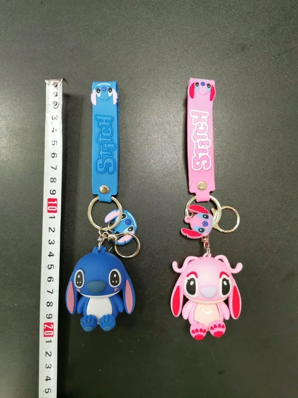 Brelok do Kluczy Stitch i Angel, gumowy, figurka 5.5 cm z paskiem