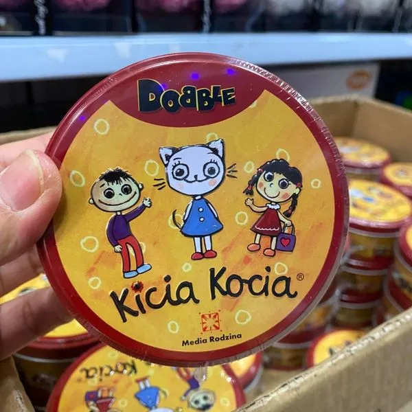 Gra Dobble Kicia Kocia dla dzieci, metalowe okrągłe opakowanie