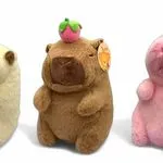 Maskotka Pluszowa 23cm Capybara z Owocem na Głowie, Mix Kolorów