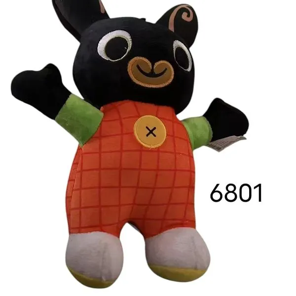 Maskotka pluszowa Królik 40cm czarny w pomarańczowym kombinezonie