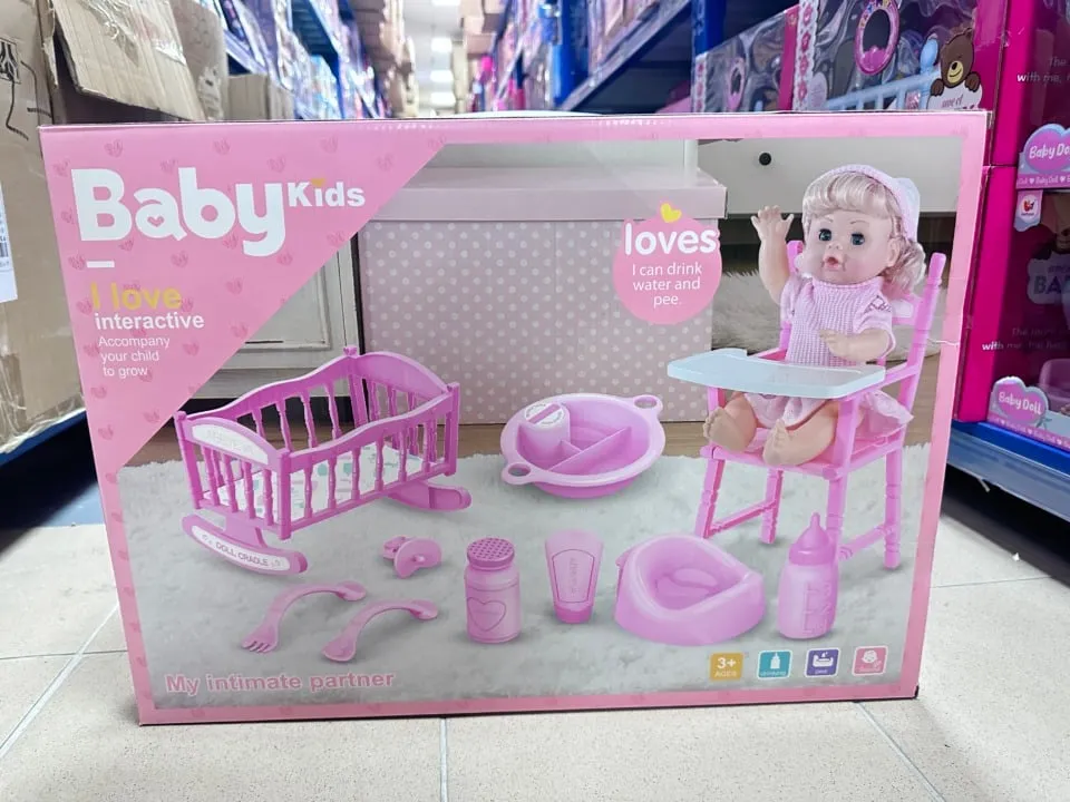 Zestaw laleczka Baby Kids z akcesoriami, pije i sika, różowy