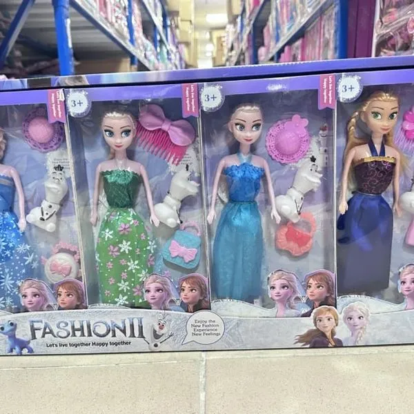 Lalka Fashion II z akcesoriami, zestaw 4 szt. - Figurki Bałwanków