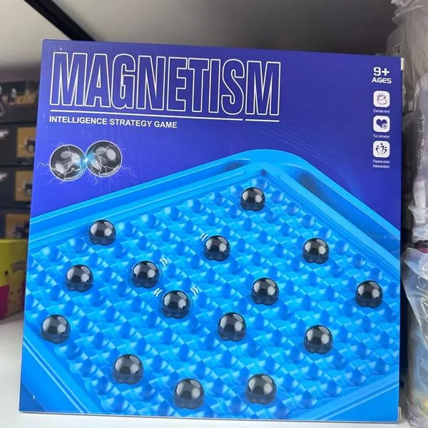 Gra strategiczna Magnetism PK12847 z kulkami magnetycznymi