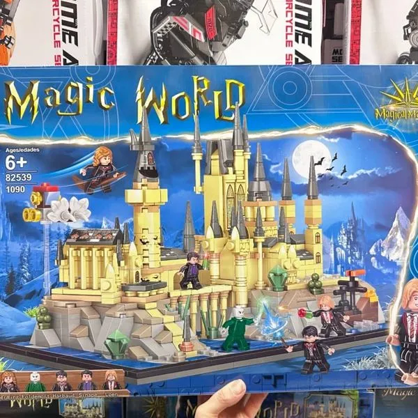 Klocki Magic World Zamek Magiczny 1090 el. 82539