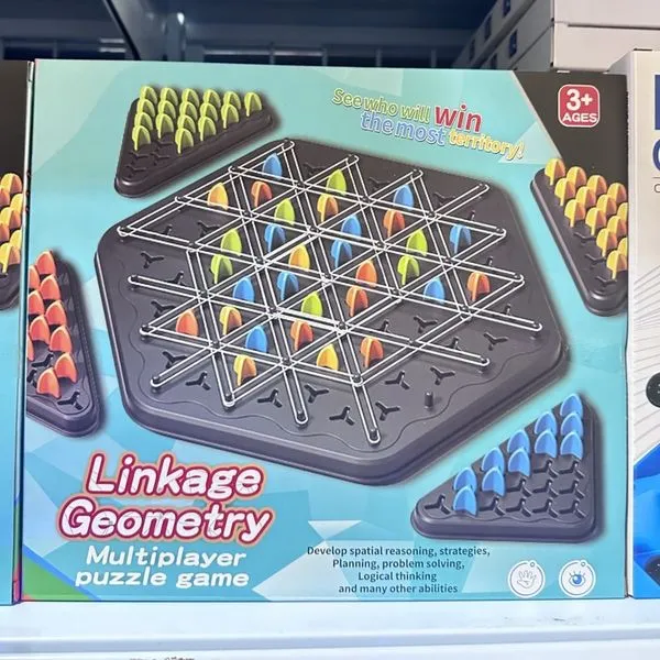 Gra logiczna Linkage Geometry strategiczna dla wielu graczy 3+