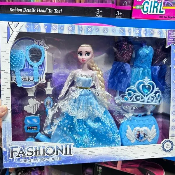 Zestaw Lalka Fashion II Elza z akcesoriami i sukienkami, niebieska