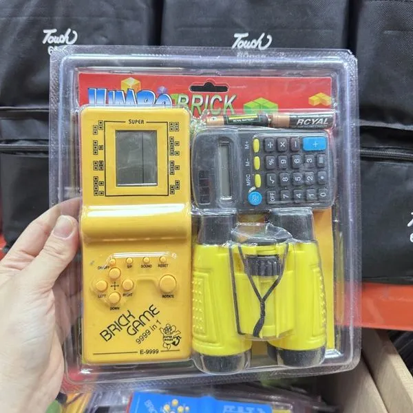 Zestaw Brick Game z kalkulatorem i lornetką, żółty, 9999 in 1