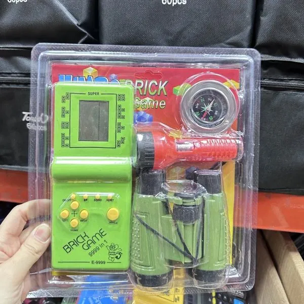 Zestaw Brick Game 9999 in 1 z latarką, lornetką i kompasem