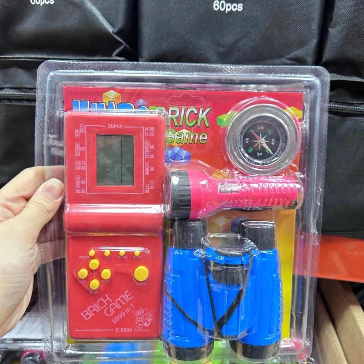 Zestaw Brick Game 9999 in 1 z latarką, lornetką i kompasem