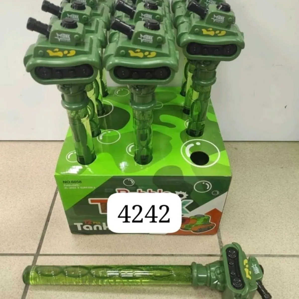 Pistolet na bańki mydlane Tank zielony 37cm - miecz do baniek