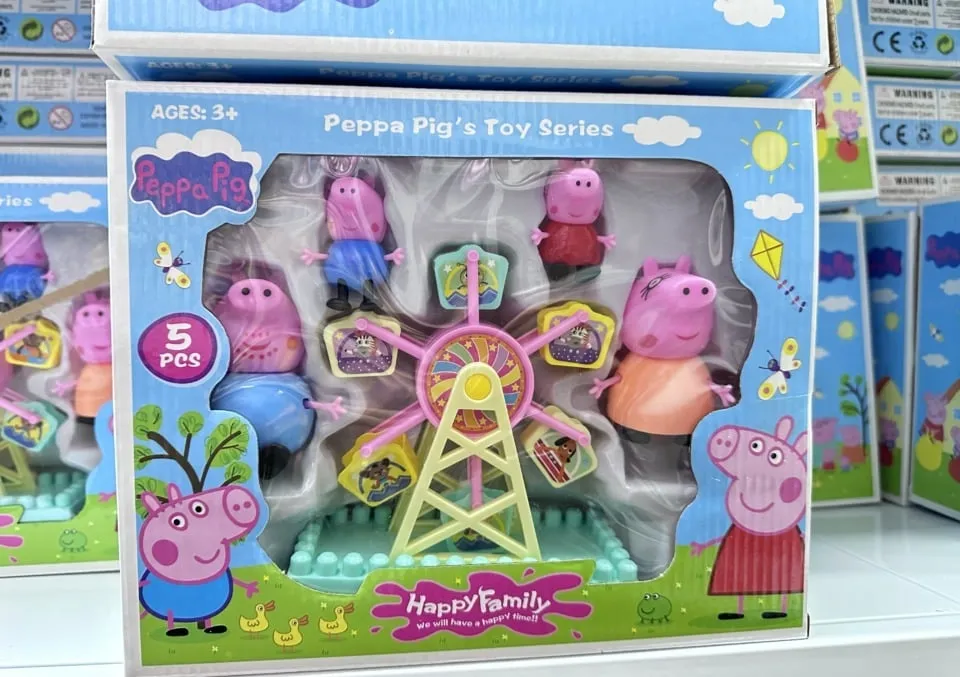 Zestaw zabawek Peppa Pig Happy Family 5 szt z karuzelą