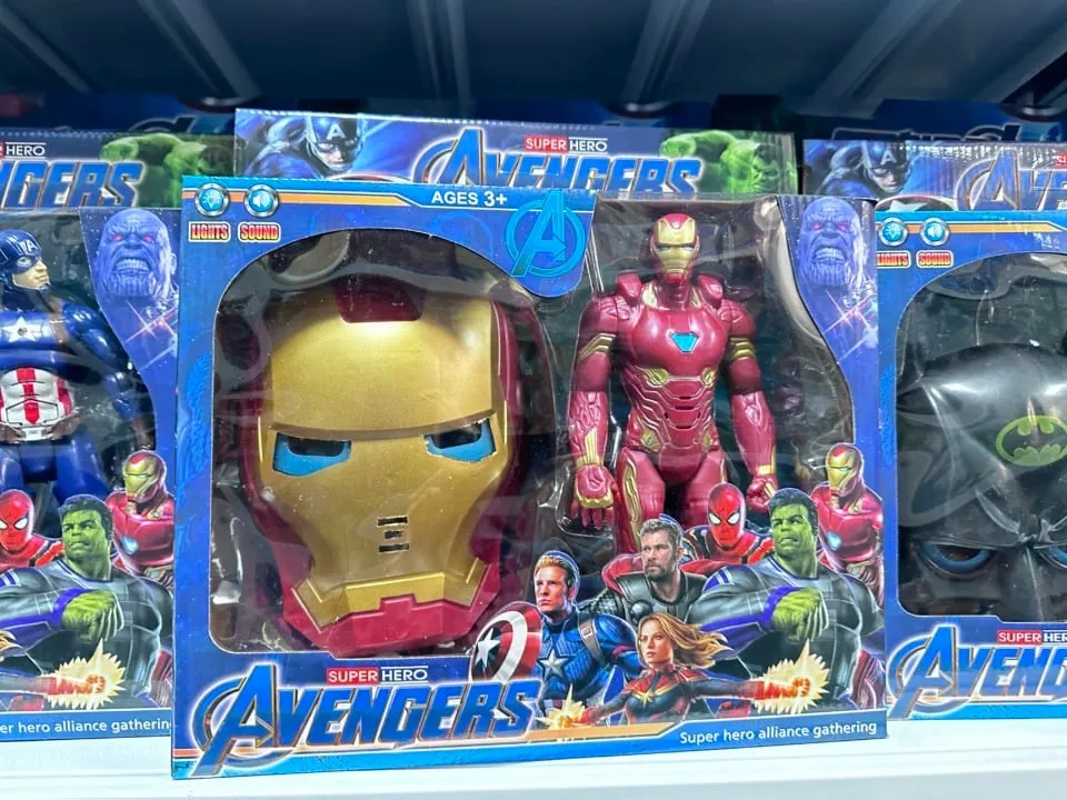 Interaktywny Zestaw Figurka Iron Man i Maska Avengers, Światło/Dźwięk