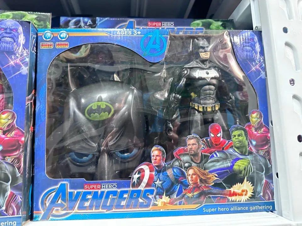 Zestaw Figurek Avengers Batman Maska Akcesoria Dźwięk