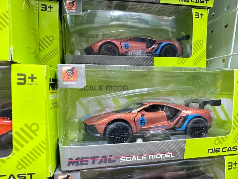 Metalowy model samochodu wyścigowego pomarańczowy Die-Cast AMZ Toys