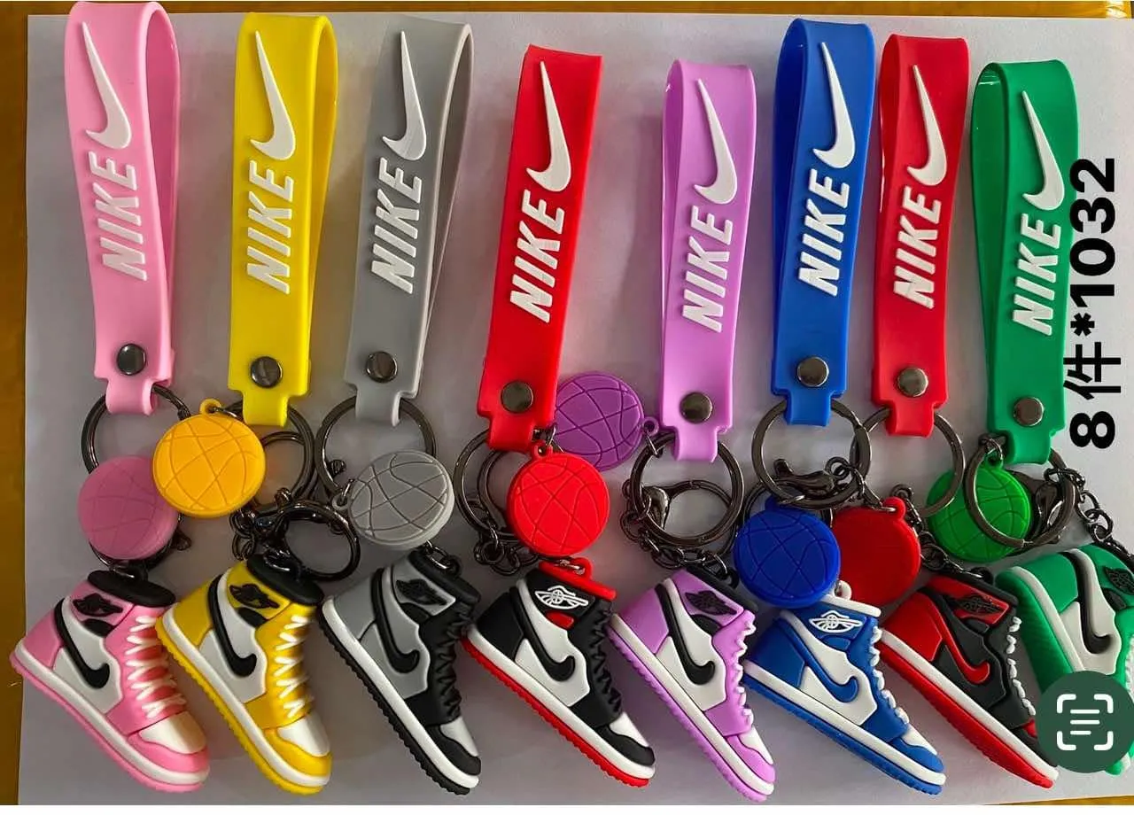 Brelok do Kluczy But Sportowy Nike Mix Kolorów 24szt