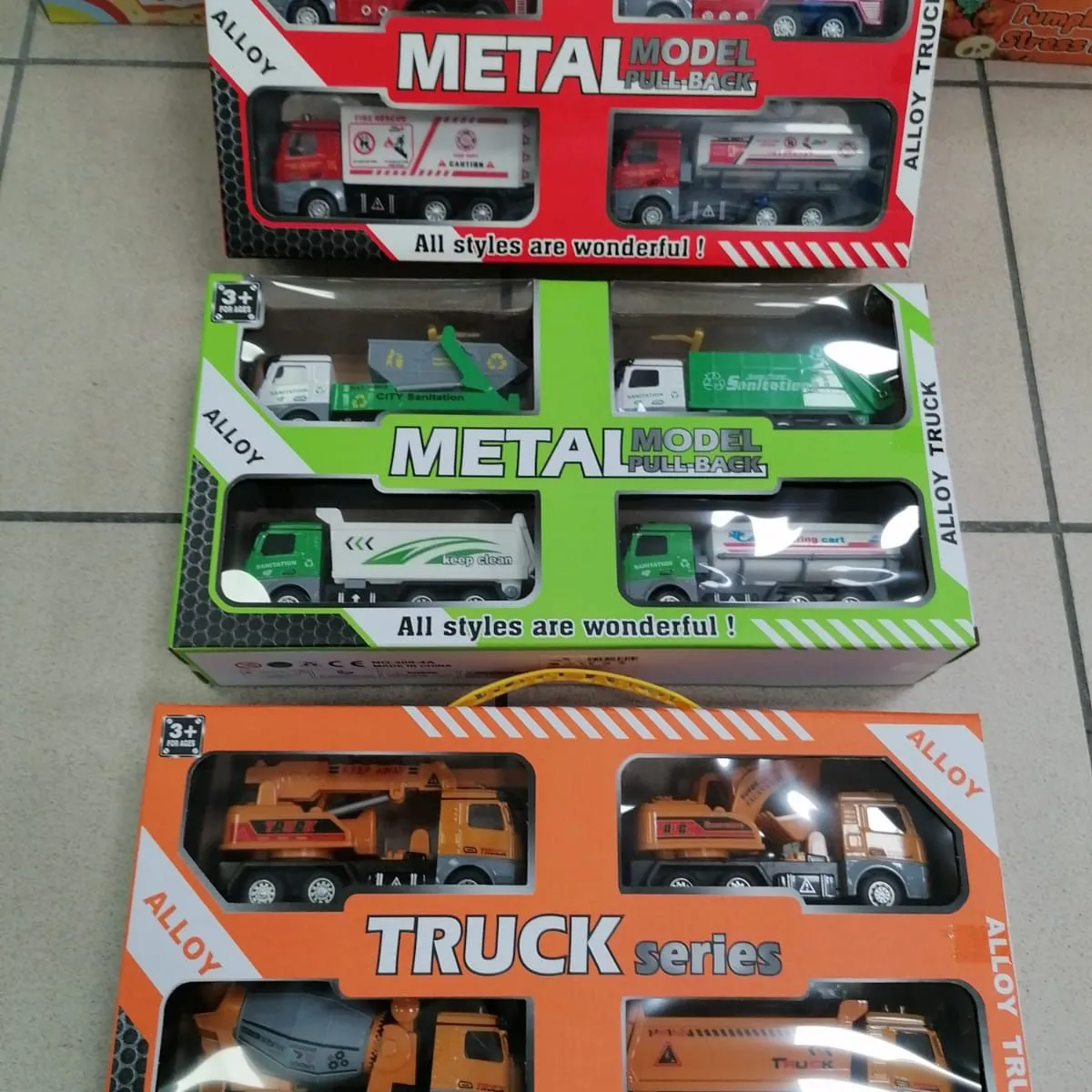 Zestaw 4 Metalowych Autek Alloy Truck Pull Back - Mix Wzorów