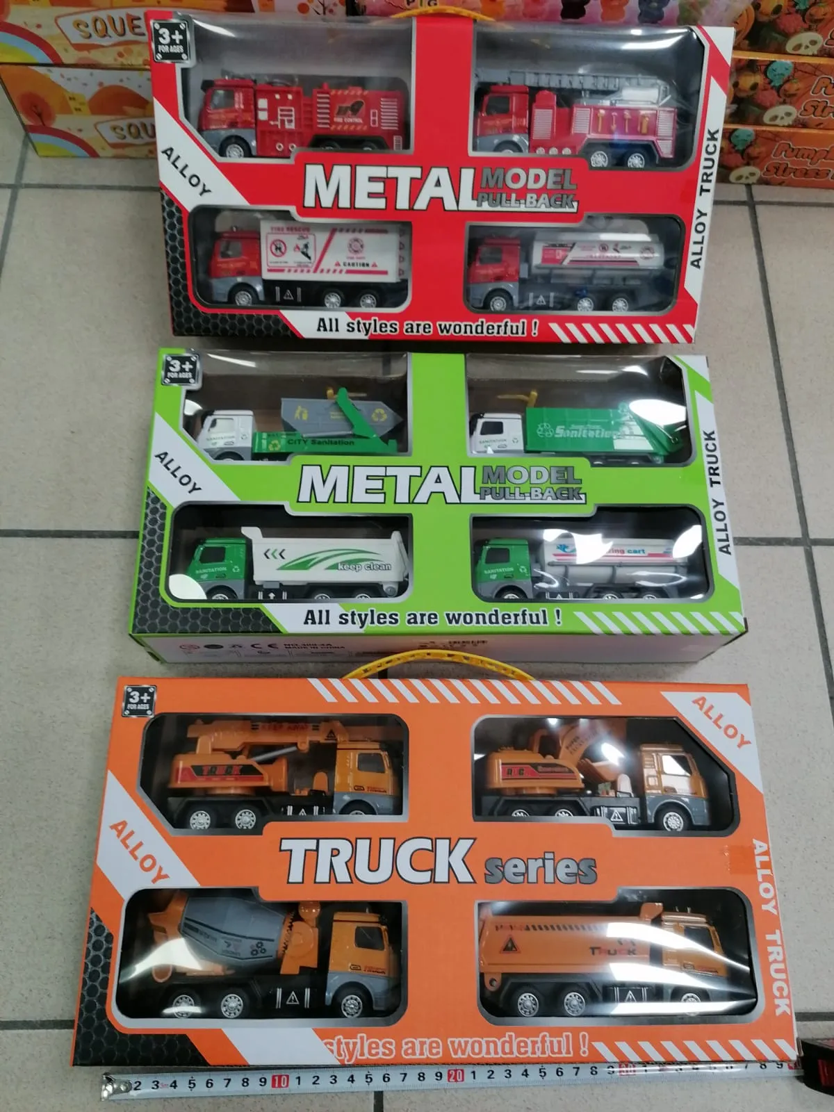 Zestaw 4 Metalowych Autek Alloy Truck Pull Back - Mix Wzorów