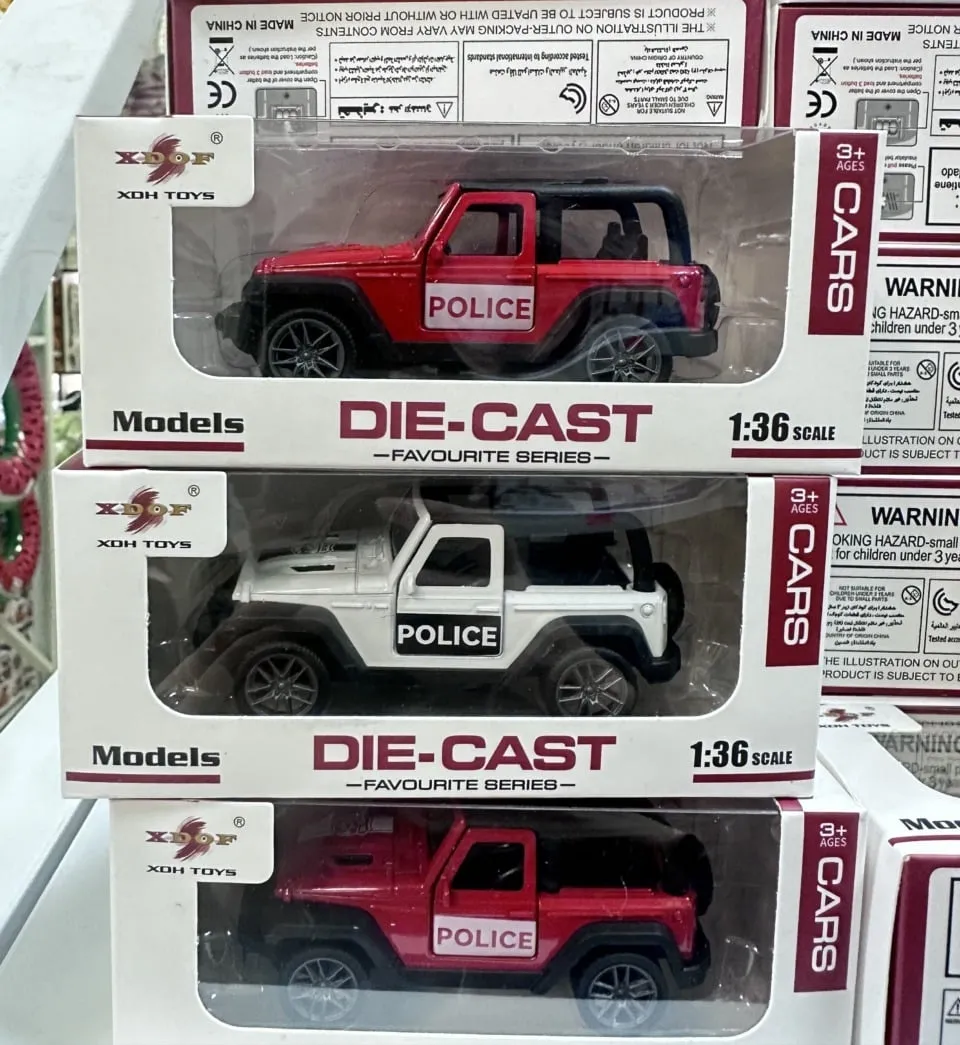 Modele Die Cast Samochody Policyjne 1:36 Mix 12szt
