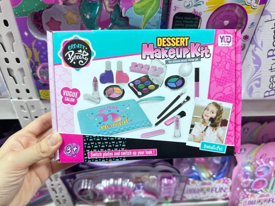 Zestaw do makijażu dla dzieci Dessert Makeup Kit Create Beauty 6szt
