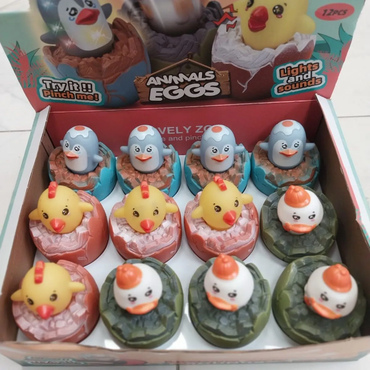 Zabawka Animals Eggs Lights & Sounds - Jajka ze zwierzątkami 12 szt.