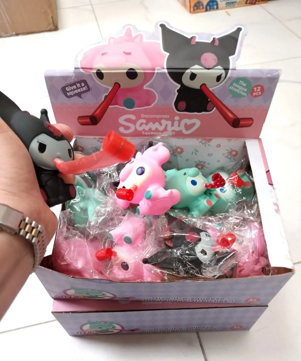 Zabawka Squeeze Me Sanrio Gniotek z Językiem 12 szt.